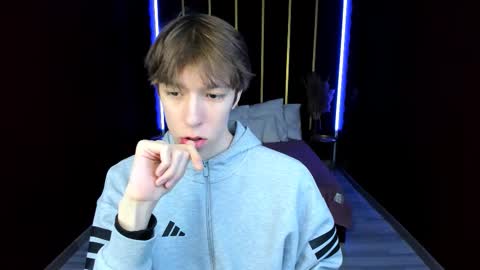 Mark online show from February 22, 10:36 am