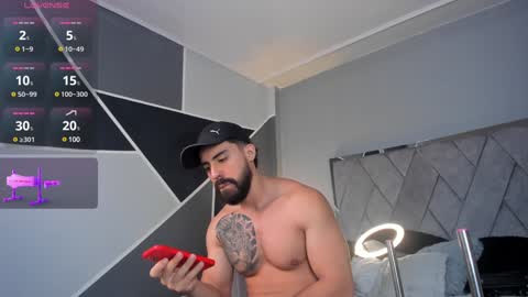 Snapshot of mark_broown_ chatting on February 8, 7:59 pm mark_broown_ online show from February 8, 7:59 pm