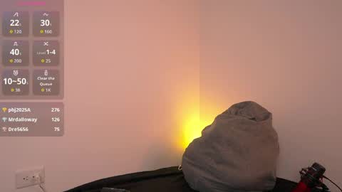 mark_broown_ online show from April 23, 9:39 pm