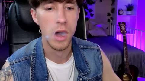 mark_caron online show from October 17, 8:33 pm