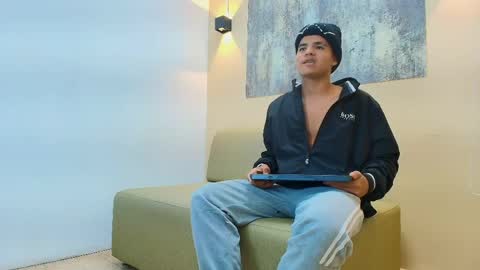 Mark online show from June 9, 3:51 am