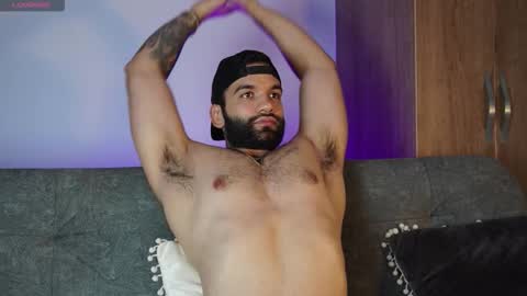 Snapshot of mark_hazze chatting on October 28, 9:50 pm Mark online show from October 28, 9:50 pm