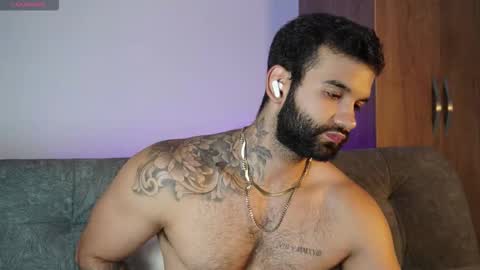 Snapshot of mark_hazze chatting on November 3, 11:04 pm Mark online show from November 3, 11:04 pm