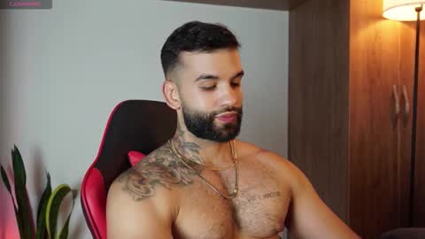 Snapshot of mark_hazze chatting on November 6, 9:15 pm Mark online show from November 6, 9:15 pm