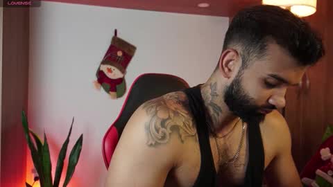 Snapshot of mark_hazze chatting on December 2, 12:38 am Mark online show from December 2, 12:38 am