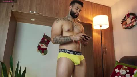 Snapshot of mark_hazze chatting on December 2, 11:11 pm Mark online show from December 2, 11:11 pm