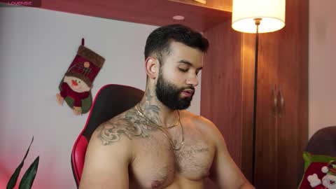 Snapshot of mark_hazze chatting on December 5, 12:30 am Mark online show from December 5, 12:30 am