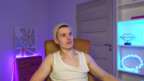 MARK KARSON online show from February 5, 5:50 pm