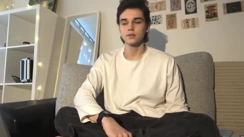 Mark online show from November 12, 11:21 am