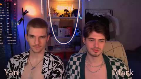 Snapshot of mark_sun chatting on January 15, 8:45 pm Mark online show from January 15, 8:45 pm