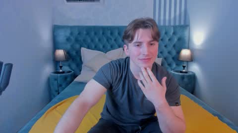 Mark online show from November 18, 12:53 pm