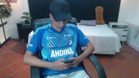 markbowie online show from December 2, 8:26 pm