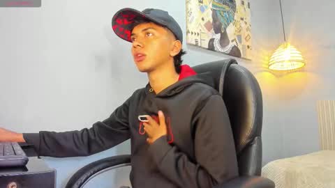 markbowie online show from December 4, 11:52 am