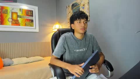 markbowie online show from June 5, 7:52 pm