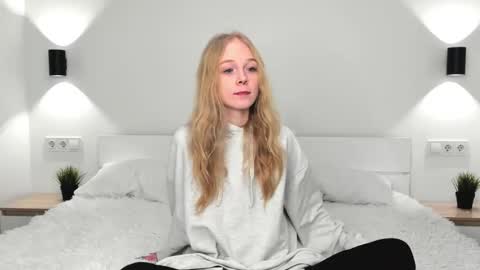 Snapshot of markettadeerman chatting on December 4, 4:33 am markettadeerman online show from December 4, 4:33 am