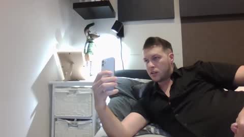 Snapshot of markster9696 chatting on February 18, 7:09 pm markster9696 online show from February 18, 7:09 pm