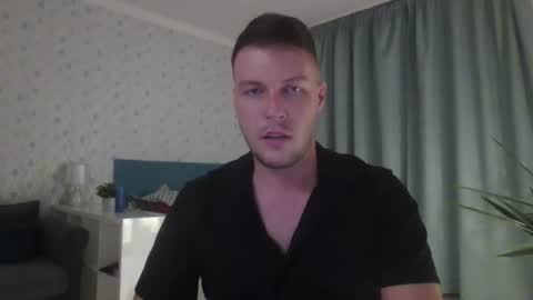 Snapshot of markster9696 chatting on October 12, 10:53 pm markster9696 online show from October 12, 10:53 pm