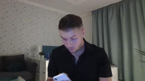 Snapshot of markster9696 chatting on October 30, 12:01 am markster9696 online show from October 30, 12:01 am