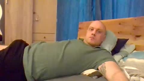 Snapshot of markus_7 chatting on December 15, 12:42 pm markus_7 online show from December 15, 12:42 pm