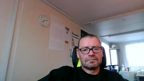 Snapshot of markyhowudoin chatting on November 2, 7:11 am markyhowudoin online show from November 2, 7:11 am