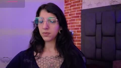 Snapshot of marllena chatting on February 27, 11:43 am mar online show from February 27, 11:43 am