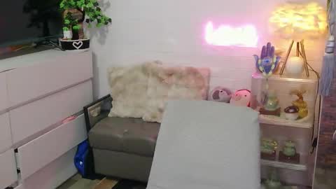 Snapshot of marlmoreno10 chatting on April 16, 12:28 pm marlmoreno10 online show from April 16, 12:28 pm