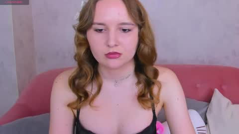 Snapshot of marlyn_owen chatting on May 2, 1:21 am Emmaa online show from May 2, 1:21 am
