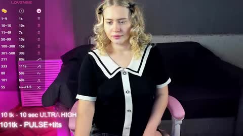 Snapshot of marmel199 chatting on December 10, 5:55 pm Liza online show from December 10, 5:55 pm