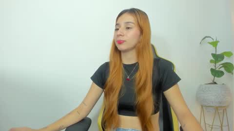 Snapshot of maroly_21 chatting on November 15, 12:13 pm Maly online show from November 15, 12:13 pm