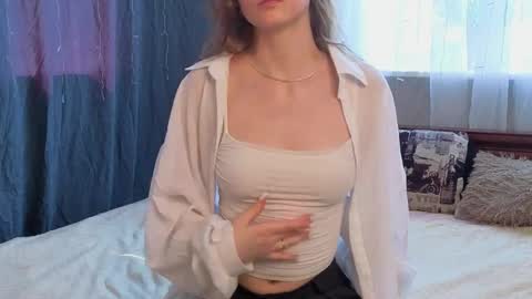 Snapshot of marquitamergel chatting on June 6, 10:20 am Andriella online show from June 6, 10:20 am