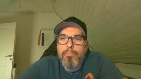 Snapshot of marriedcock1980 chatting on February 19, 5:16 pm marriedcock1980 online show from February 19, 5:16 pm