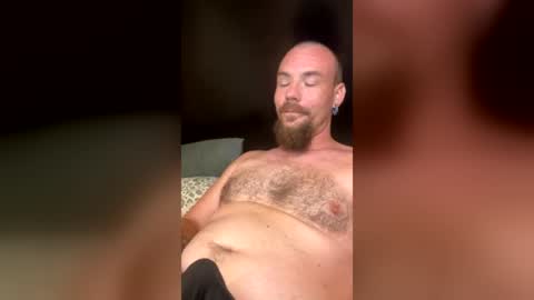 marriedmisfits253547 online show from August 3, 5:38 pm