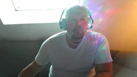 mars0481 online show from June 9, 3:56 pm