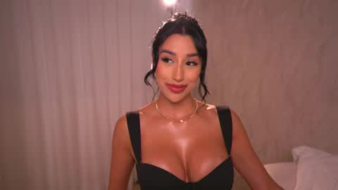     online show from February 12, 8:18 pm