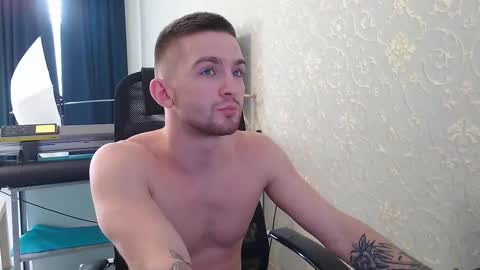 Snapshot of marselle_looker chatting on March 11, 11:01 am Marselle online show from March 11, 11:01 am