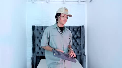 MARSHALL online show from November 25, 1:11 pm