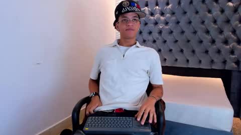 MARSHALL online show from March 25, 2:01 pm