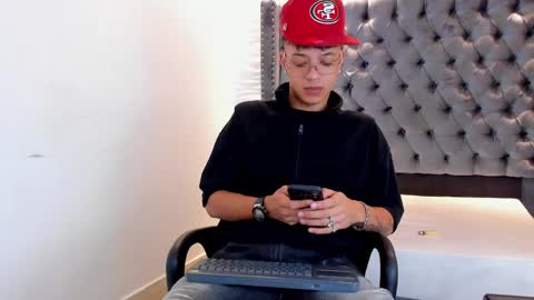 MARSHALL online show from April 7, 1:00 pm