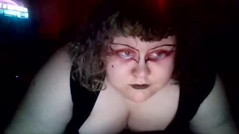 Snapshot of marshallmarx517 chatting on April 9, 12:32 am marshallmarx517 online show from April 9, 12:32 am