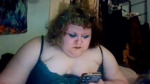 Snapshot of marshallmarx517 chatting on April 23, 12:34 am marshallmarx517 online show from April 23, 12:34 am