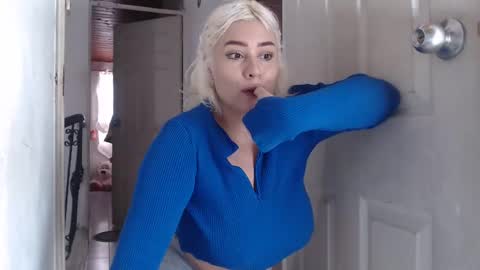 Marshmellouw online show from January 30, 7:48 pm