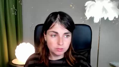 martaedams online show from December 23, 6:11 am