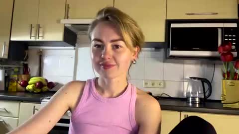 Marta online show from April 18, 8:53 pm