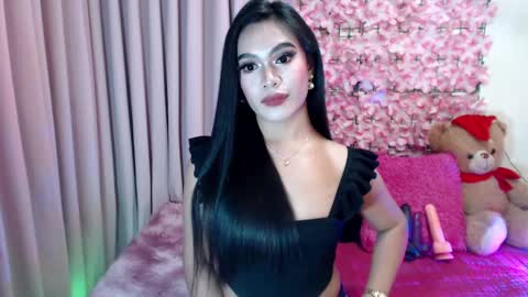 Snapshot of martha_fox chatting on December 11, 6:47 am DONT FORGET TO FOLLOW ME AND GIVE ME A THUMBS UP GUYS- martha online show from December 11, 6:47 am