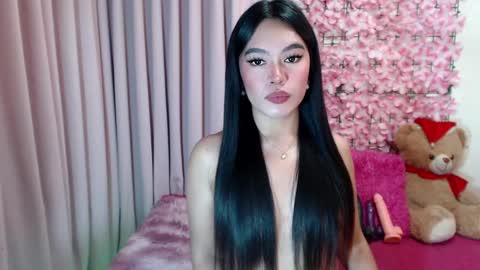 Snapshot of martha_fox chatting on December 21, 10:50 am DONT FORGET TO FOLLOW ME AND GIVE ME A THUMBS UP GUYS- martha online show from December 21, 10:50 am