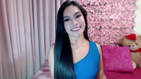 Snapshot of martha_fox chatting on December 27, 12:34 pm DONT FORGET TO FOLLOW ME AND GIVE ME A THUMBS UP GUYS- martha online show from December 27, 12:34 pm