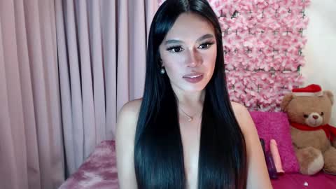 Snapshot of martha_fox chatting on December 31, 6:35 pm DONT FORGET TO FOLLOW ME AND GIVE ME A THUMBS UP GUYS- martha online show from December 31, 6:35 pm