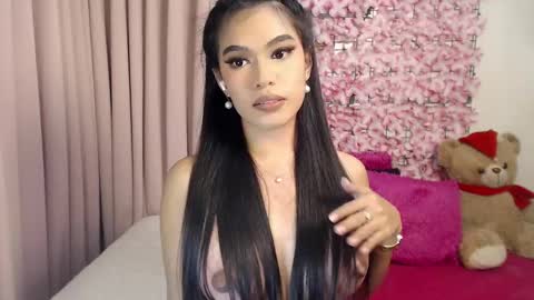 Snapshot of martha_fox chatting on February 19, 1:39 pm DONT FORGET TO FOLLOW ME AND GIVE ME A THUMBS UP GUYS- martha online show from February 19, 1:39 pm
