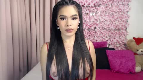 Snapshot of martha_fox chatting on February 21, 12:39 pm DONT FORGET TO FOLLOW ME AND GIVE ME A THUMBS UP GUYS- martha online show from February 21, 12:39 pm