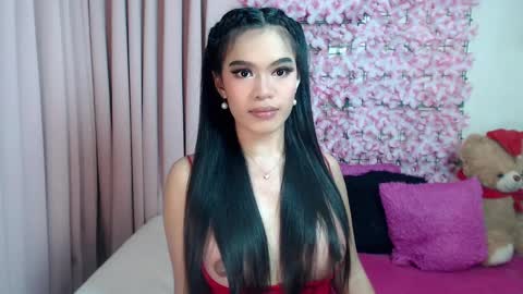 Snapshot of martha_fox chatting on February 22, 6:06 am DONT FORGET TO FOLLOW ME AND GIVE ME A THUMBS UP GUYS- martha online show from February 22, 6:06 am